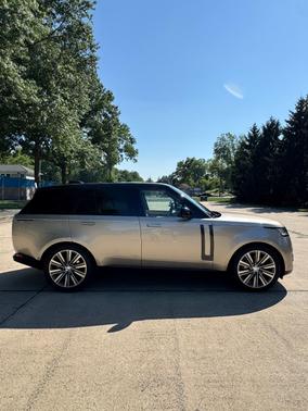 Gold 2023 Land Rover Range Rover P400 SE SWB