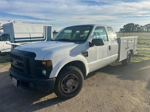 White 2008 Ford F-250 XL SuperCab Super Duty