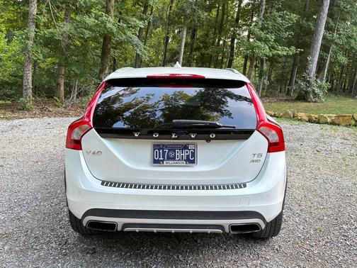 White 2017 Volvo V60 Cross Country T5