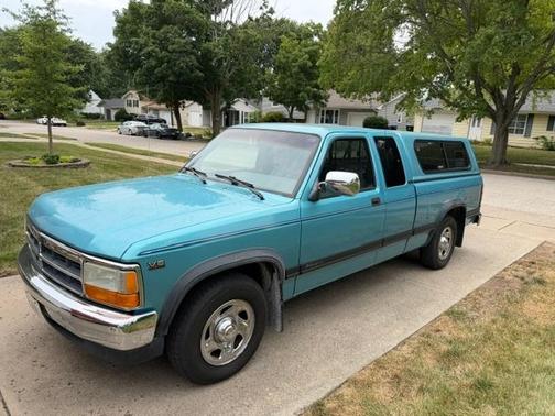 Blue 1995 Dodge Dakota Club Cab