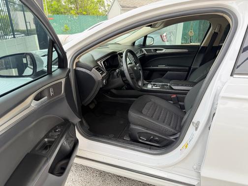 2020 Ford Fusion Hybrid SE