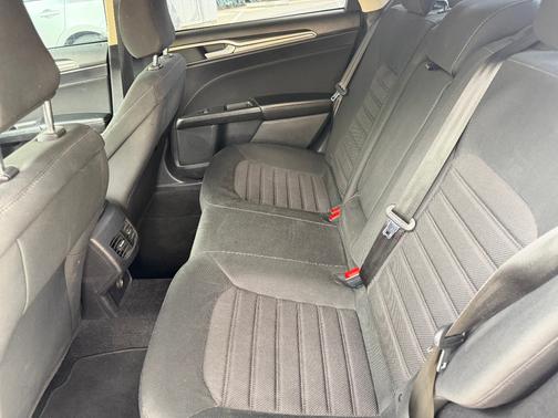 2020 Ford Fusion Hybrid SE