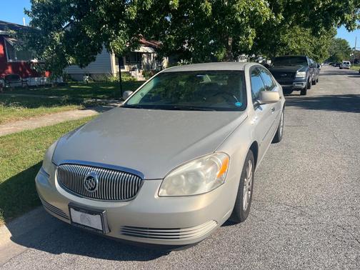 Gold 2009 Buick Lucerne CXL