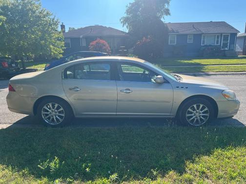 Gold 2009 Buick Lucerne CXL