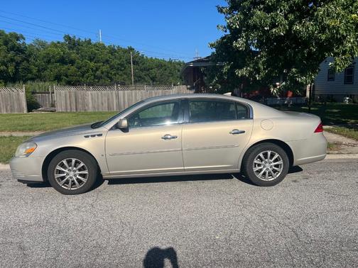 Gold 2009 Buick Lucerne CXL