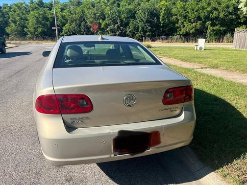 Gold 2009 Buick Lucerne CXL