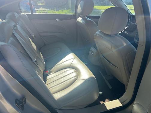 Gold 2009 Buick Lucerne CXL