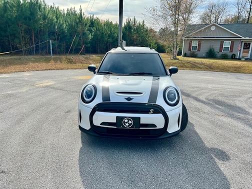 2024 MINI SE Hardtop Cooper