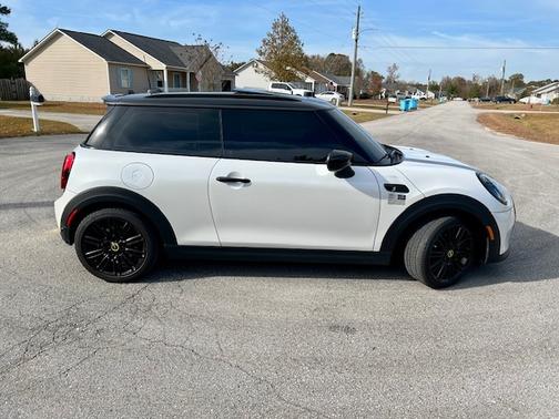 2024 MINI SE Hardtop Cooper