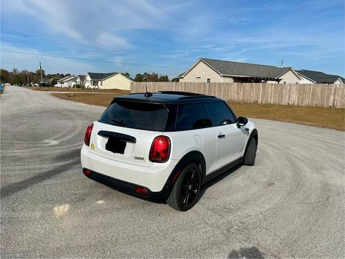 2024 MINI SE Hardtop Cooper