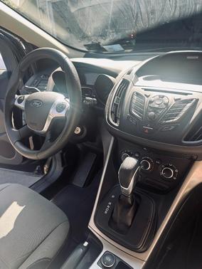 Black 2016 Ford Escape SE