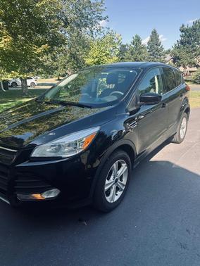 Black 2016 Ford Escape SE