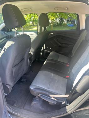 Black 2016 Ford Escape SE