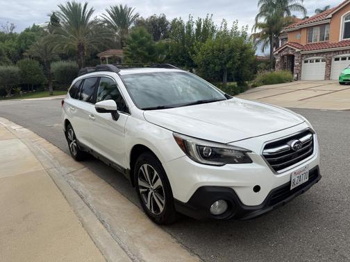 White 2019 Subaru Outback 2.5i Limited