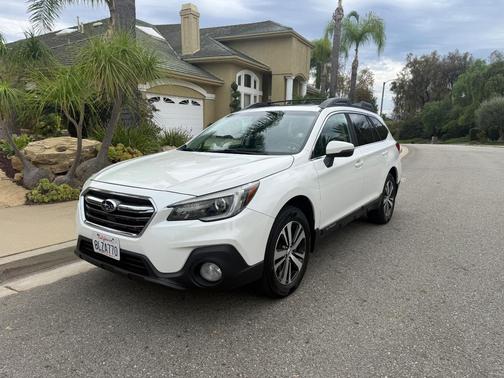 White 2019 Subaru Outback 2.5i Limited
