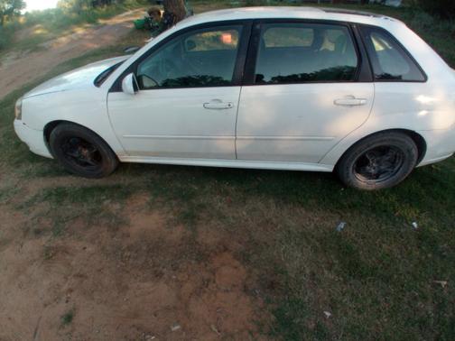 White 2007 Chevrolet Malibu Maxx LT