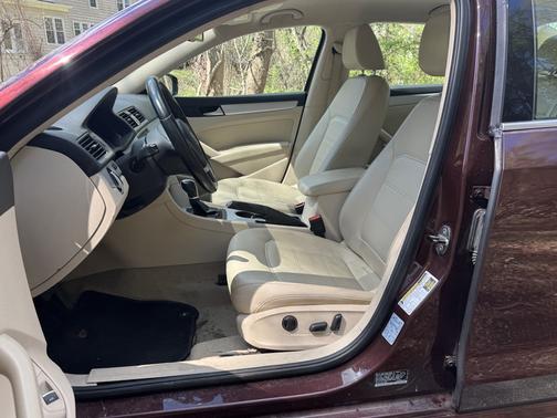 Red 2013 Volkswagen Passat 2.5 SE