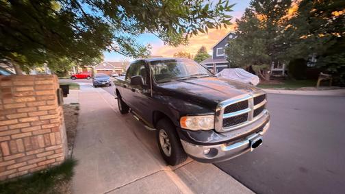 Black 2004 Dodge Ram 1500 SLT Quad Cab