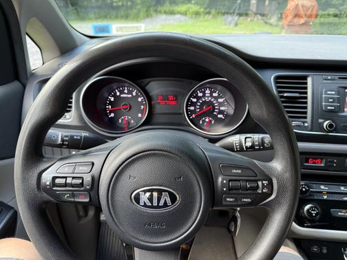 2015 Kia Sedona LX