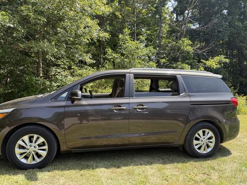 2015 Kia Sedona LX