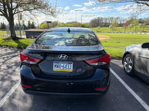 Black 2014 Hyundai ELANTRA SE
