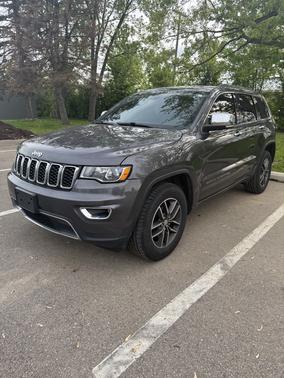 Gray 2018 Jeep Grand Cherokee Limited