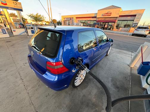 2004 Volkswagen R32 Base