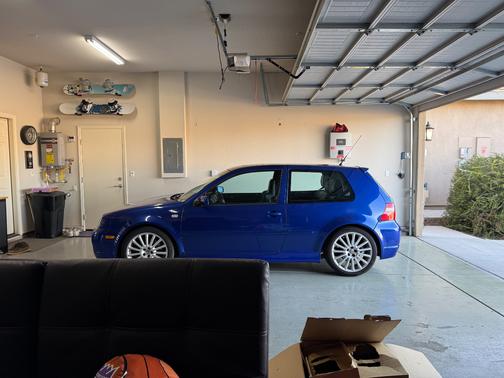 2004 Volkswagen R32 Base