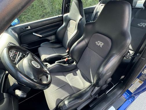 2004 Volkswagen R32 Base