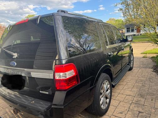 Black 2017 Ford Expedition Limited