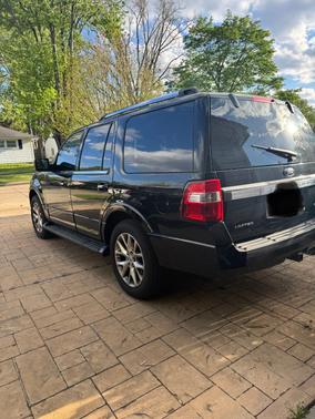 Black 2017 Ford Expedition Limited