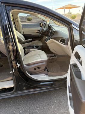 Black 2018 Chrysler Pacifica Touring-L