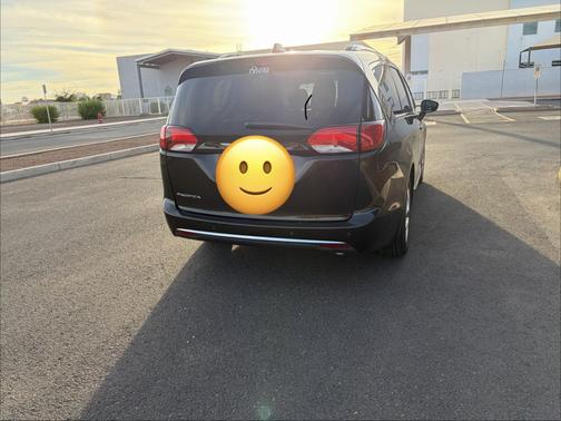 Black 2018 Chrysler Pacifica Touring-L