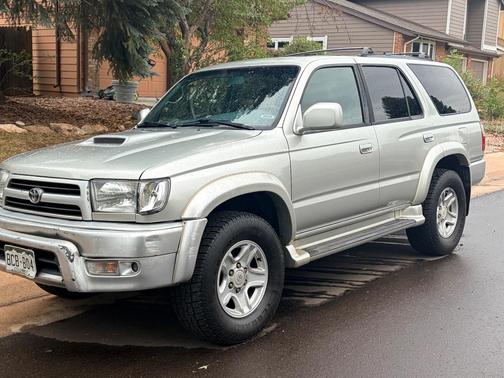 Silver 2000 Toyota 4Runner SR5 4WD