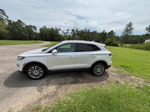 White 2017 Lincoln MKC Reserve
