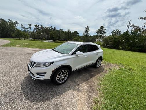White 2017 Lincoln MKC Reserve