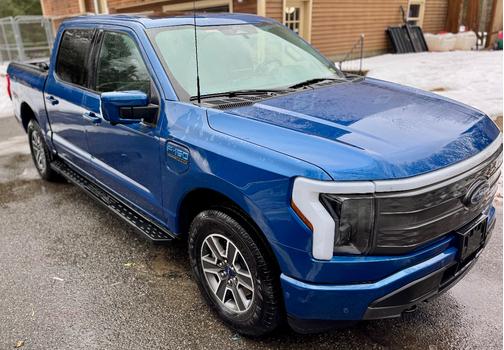 2022 Ford F-150 Lightning LARIAT