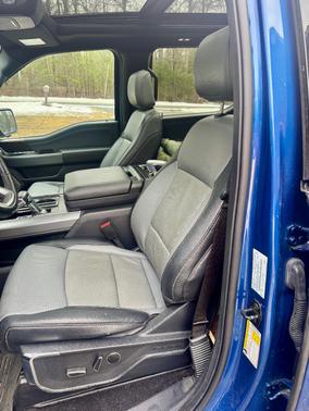 2022 Ford F-150 Lightning LARIAT