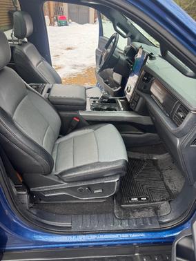 2022 Ford F-150 Lightning LARIAT