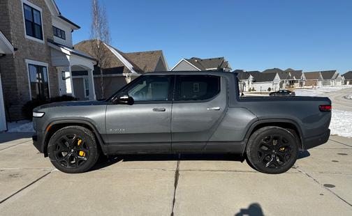 2023 Rivian R1T Adventure Quad-Motor Large Package