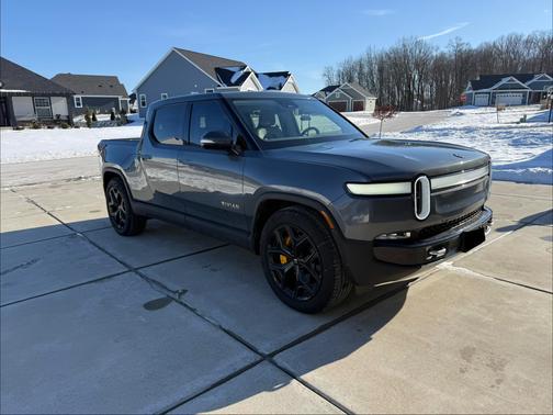 2023 Rivian R1T Adventure Quad-Motor Large Package