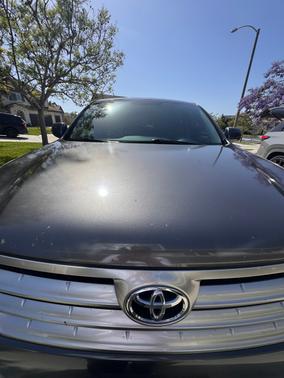 Gray 2012 Toyota Highlander SE