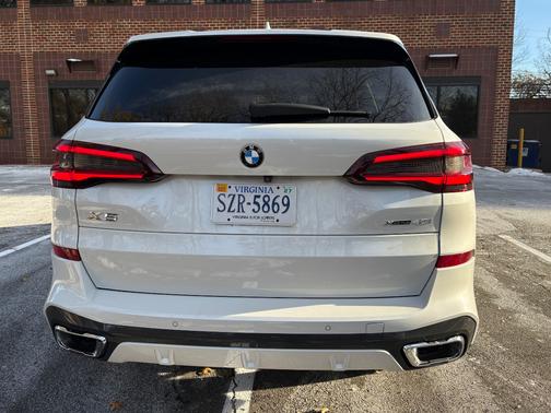 White 2022 BMW X5 xDrive40i