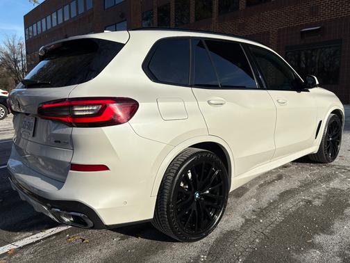 White 2022 BMW X5 xDrive40i