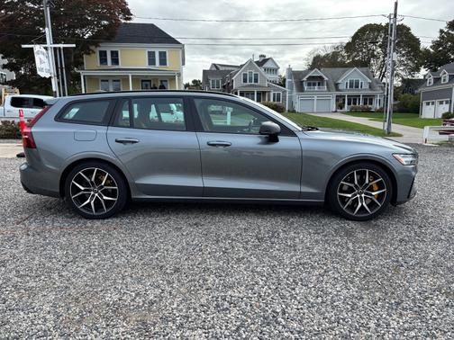 2021 Volvo V60 Recharge Plug-In Hybrid T8 Polestar