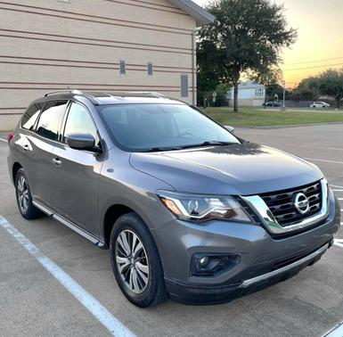 Gray 2017 Nissan Pathfinder SV