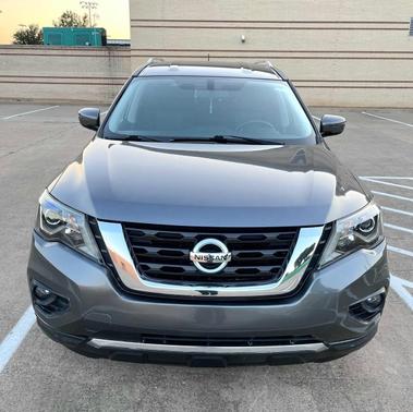 Gray 2017 Nissan Pathfinder SV