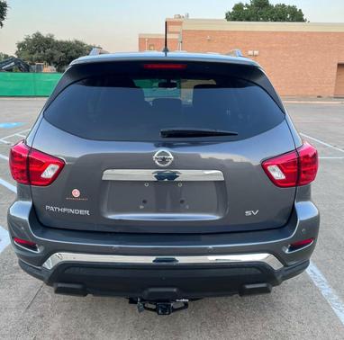 Gray 2017 Nissan Pathfinder SV