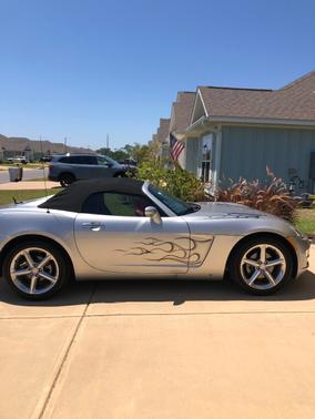 Silver 2007 Saturn Sky Base