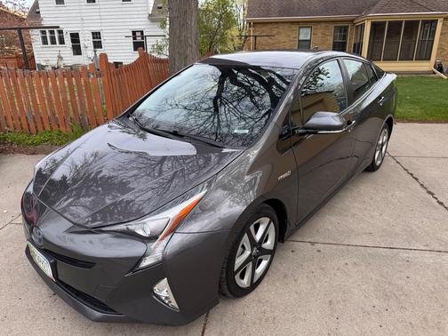 Gray 2016 Toyota Prius Four Touring